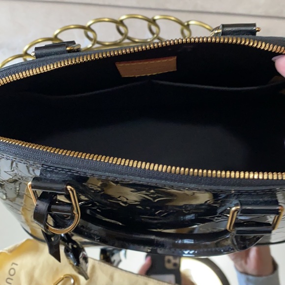 ALMA PM MV BLACK LEATHER PURSE - Picture 7 of 15